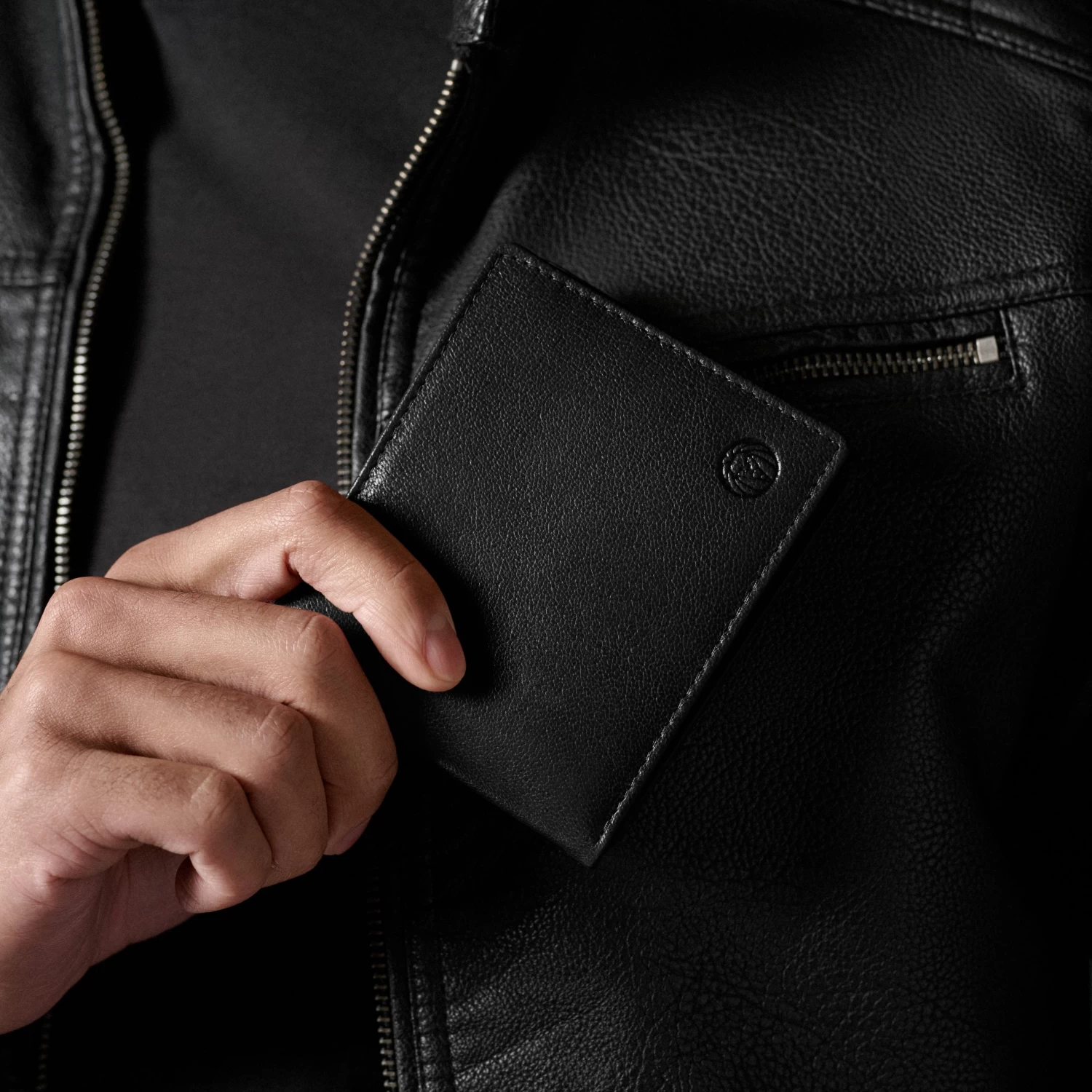 California | Slim Black Leather Wallet - Image 2