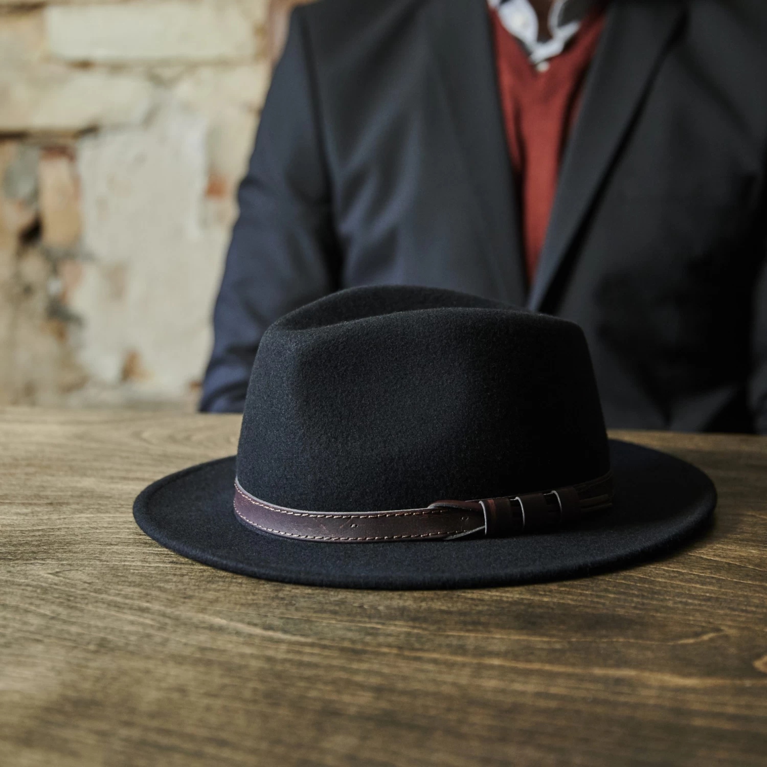 Moda | Black Flat Brim Wool Fedora Hat With Vegan Leather Band - Image 4