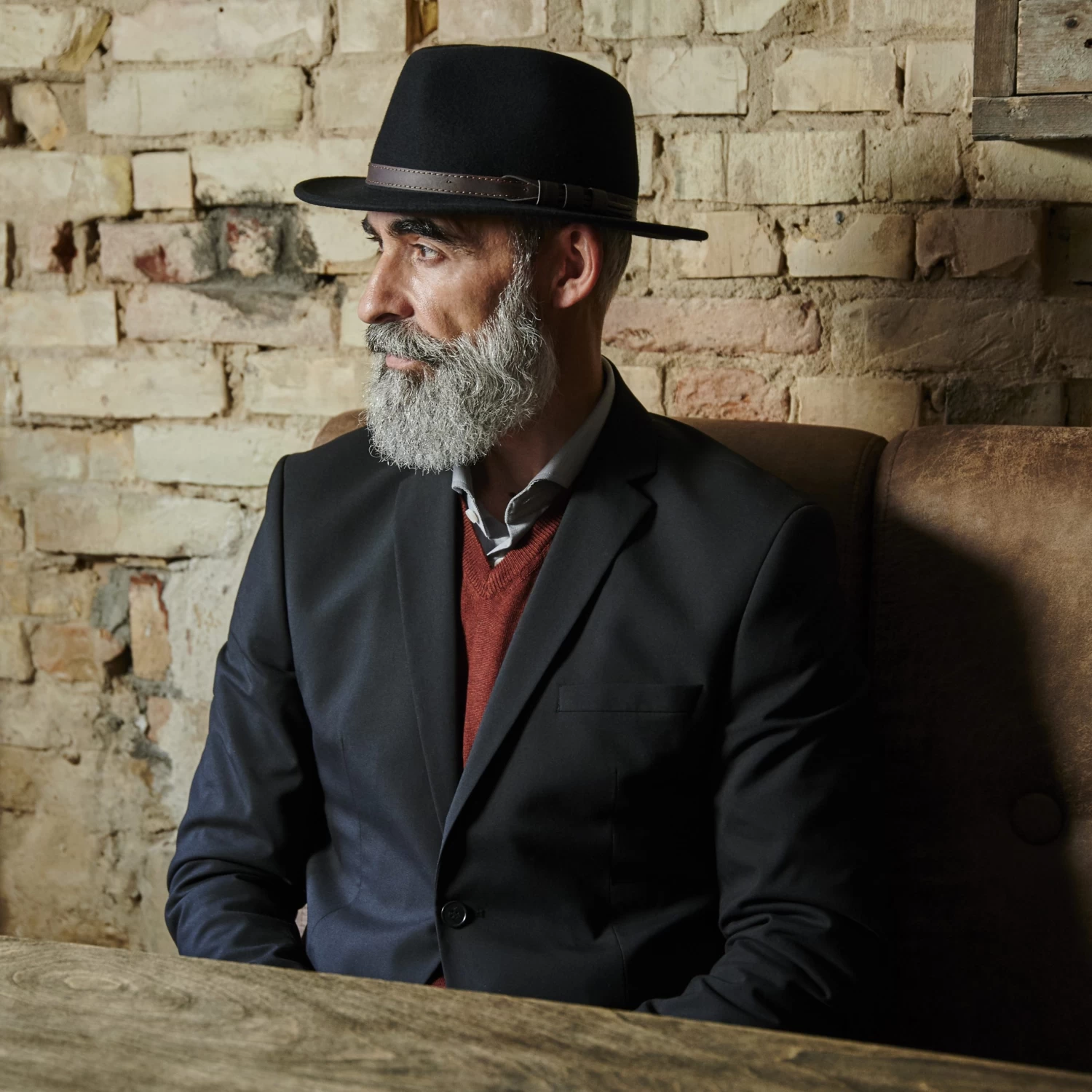 Moda | Black Flat Brim Wool Fedora Hat With Vegan Leather Band - Image 3