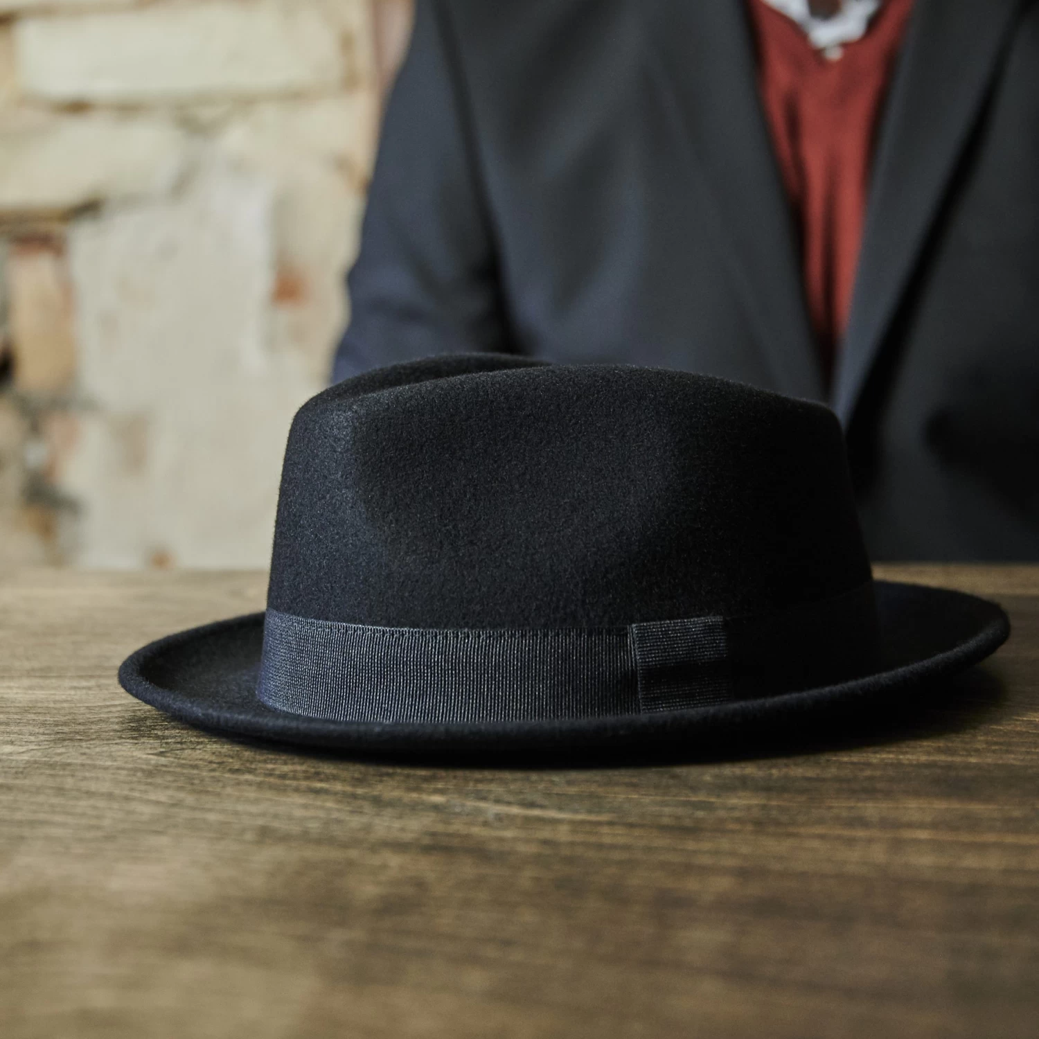 Moda | Black Wool Fedora Hat With Raw Edges - Image 6