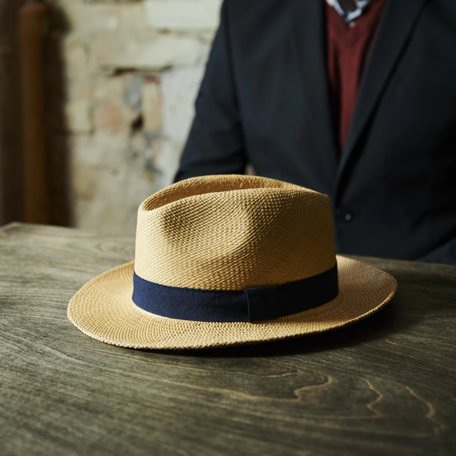 Moda | Mustard Yellow Ecuadorian Straw Panama Hat With Navy Band - Image 5