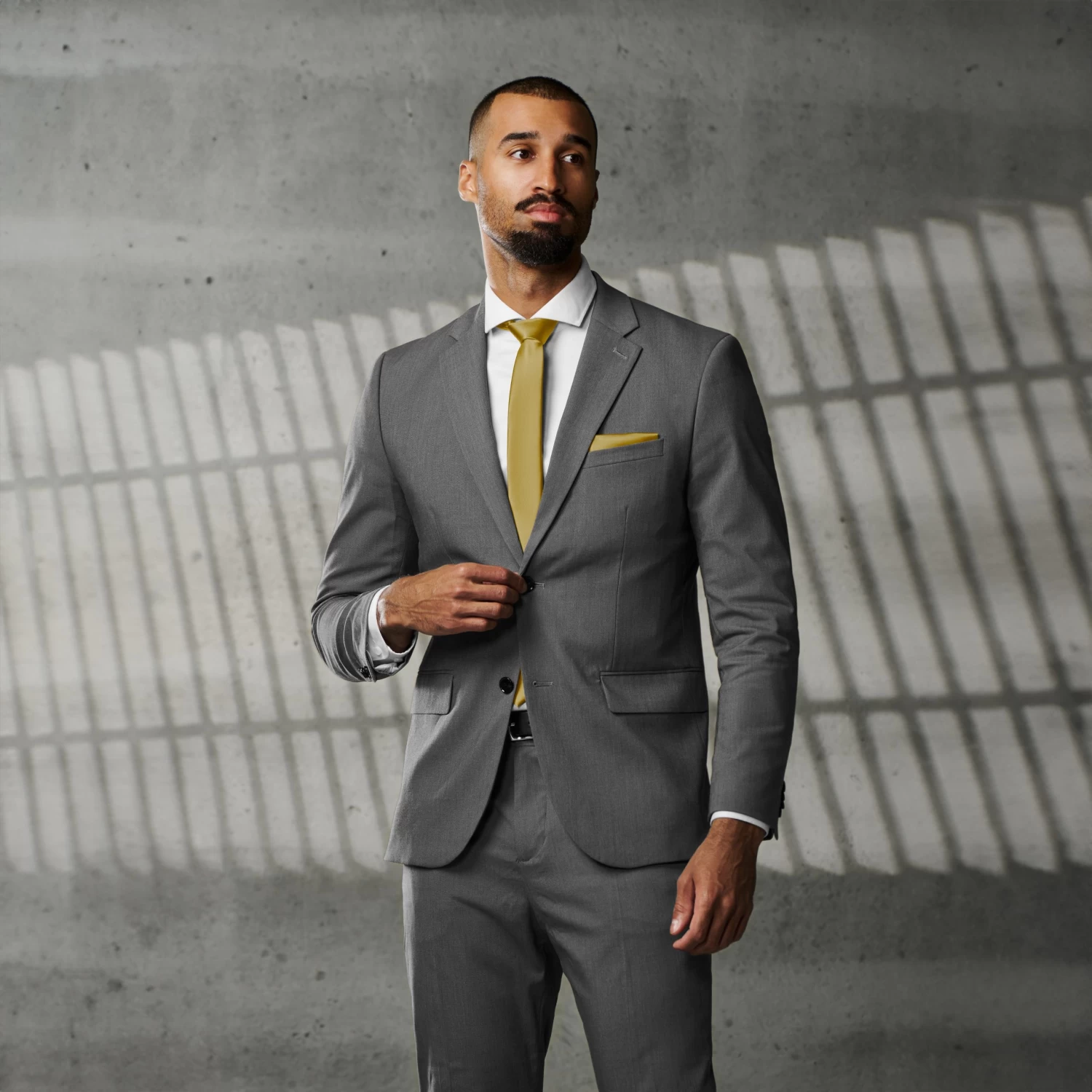 Basic Shiny Gold Polyester Tie - Image 2