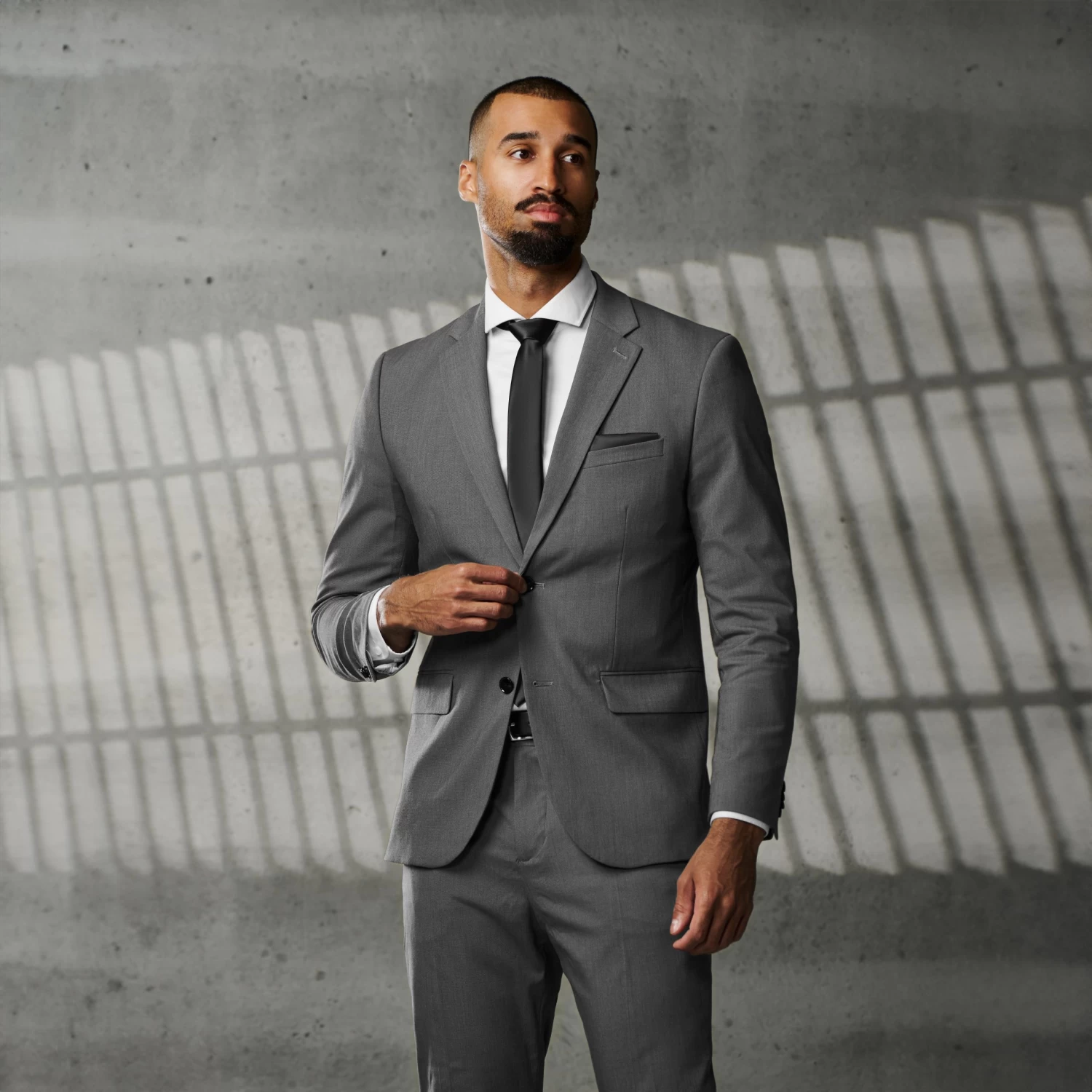 Basic Shiny Black Polyester Tie - Image 2