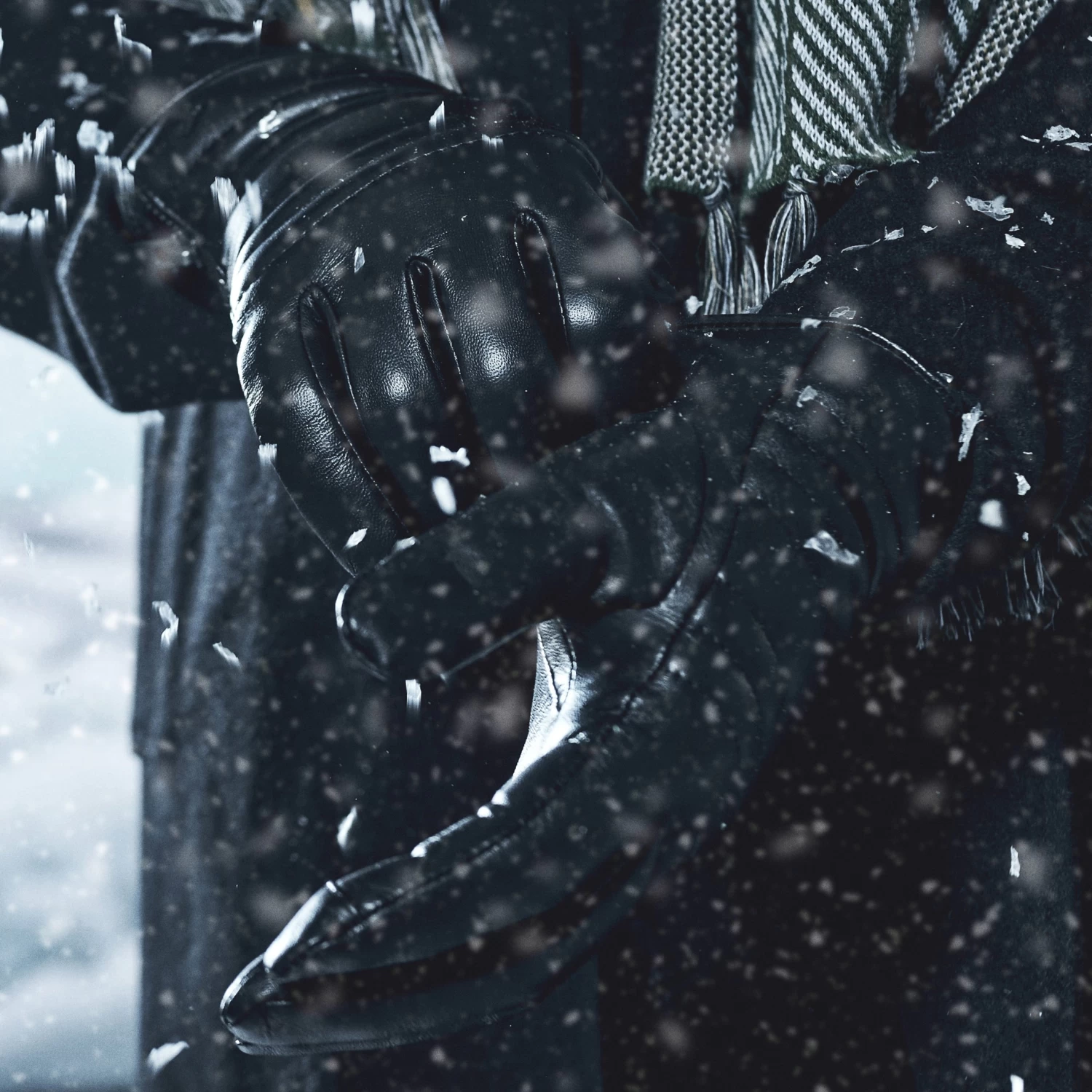 Black Touchscreen Ribbed Leather Gloves - Image 7