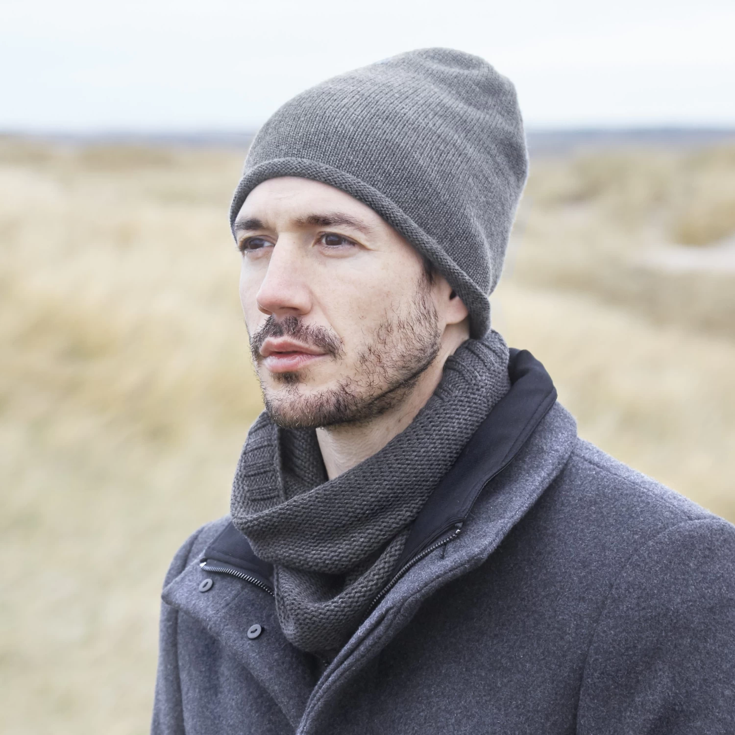 Montagna | Graphite Merino Wool Fine Knitted Beanie - Image 2