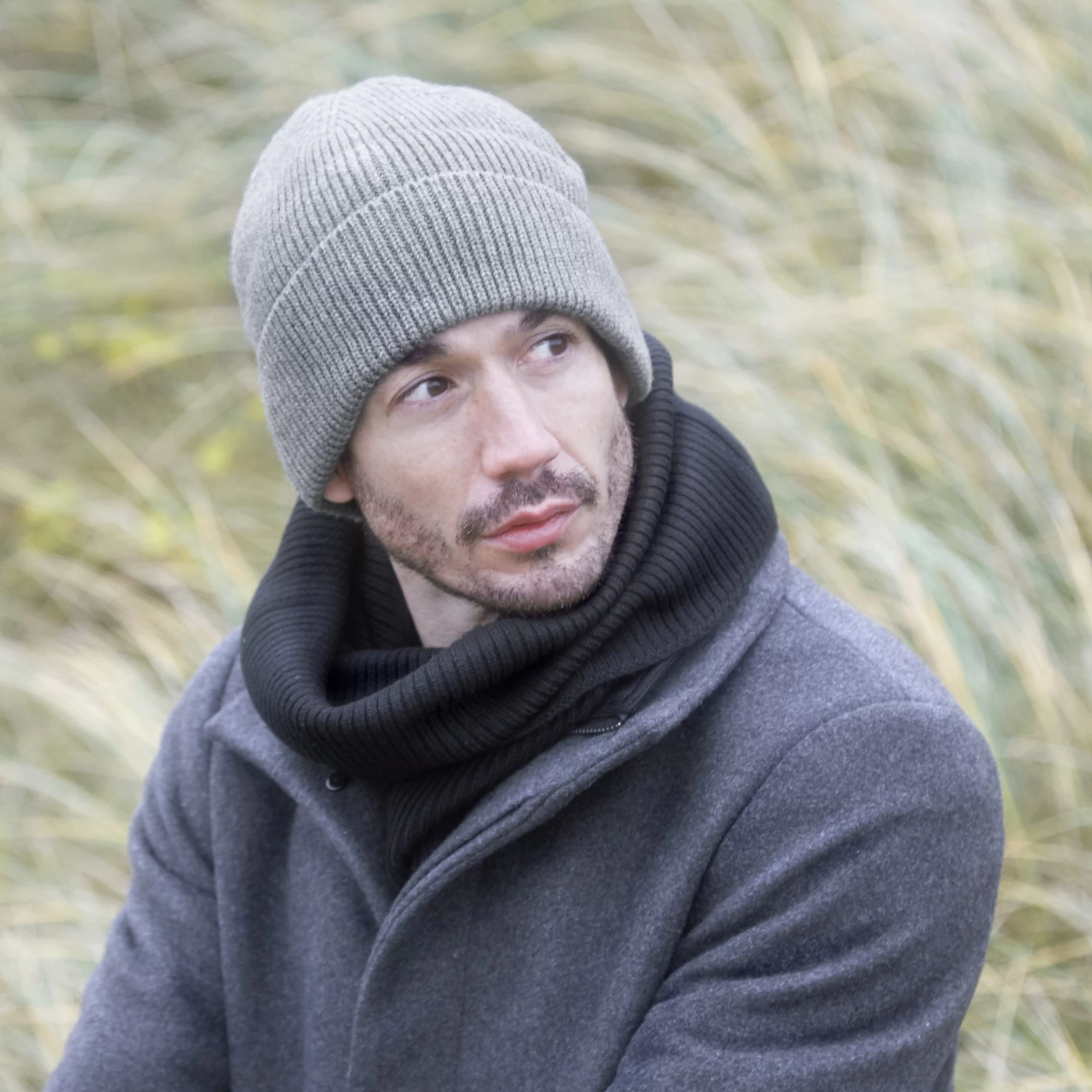 Montagna | Metallic Grey Chunky Knitted Beanie - Image 2