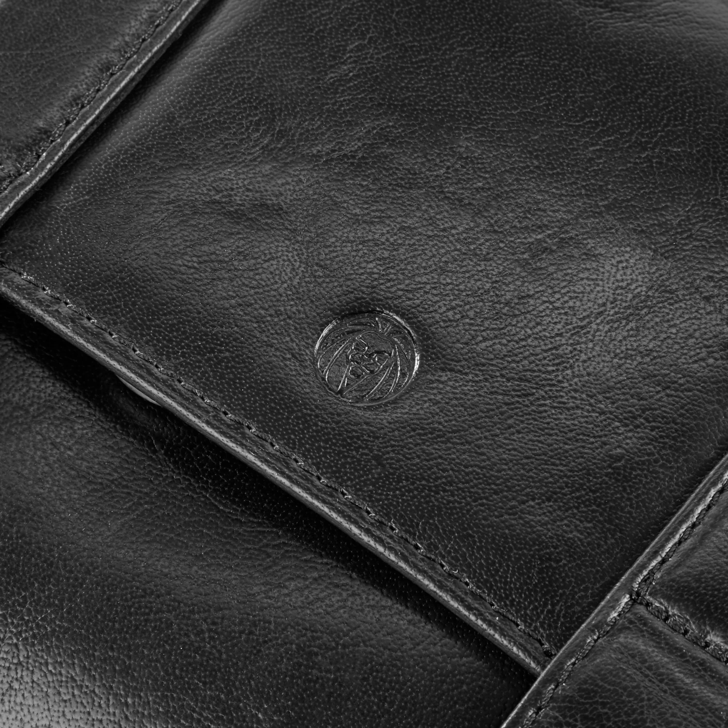 California | Black Hanging Toiletry Kit Leather Bag - Image 11