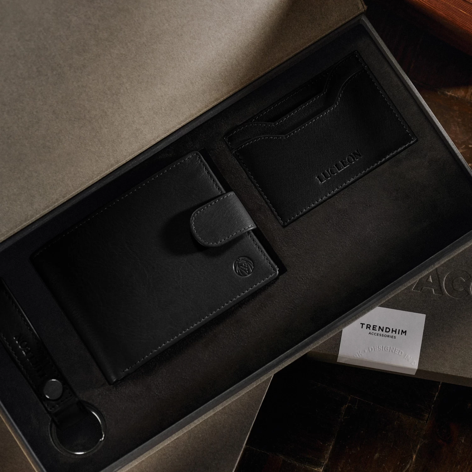 Black RFID-Blocking Buffalo Leather Essentials Gift Box - Image 3
