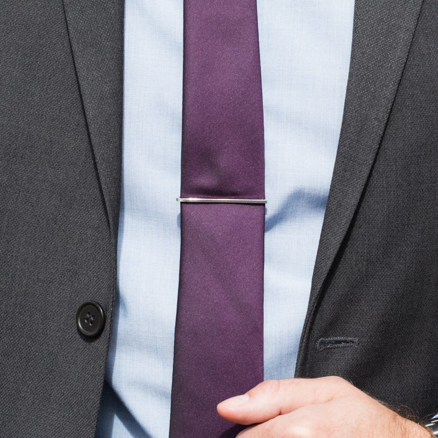 Sleek Silver-Tone Stainless Steel Tie Bar With Detail - Image 3