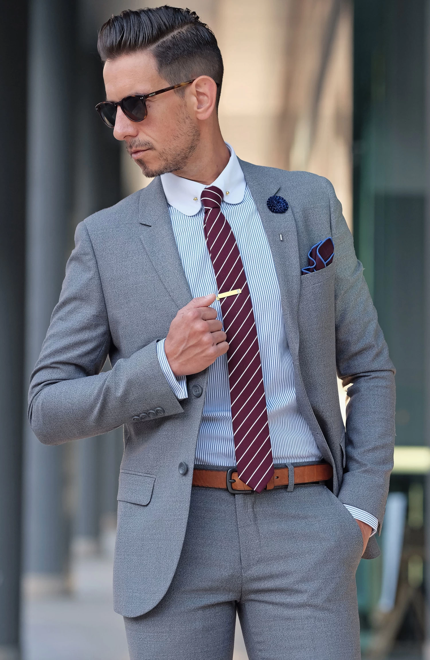 Gold-Tone Globe Head Collar Bar - Image 4