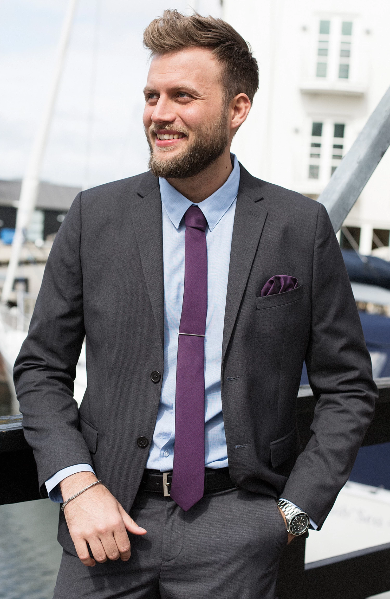 Sleek Silver-Tone Stainless Steel Tie Bar With Detail - Image 4