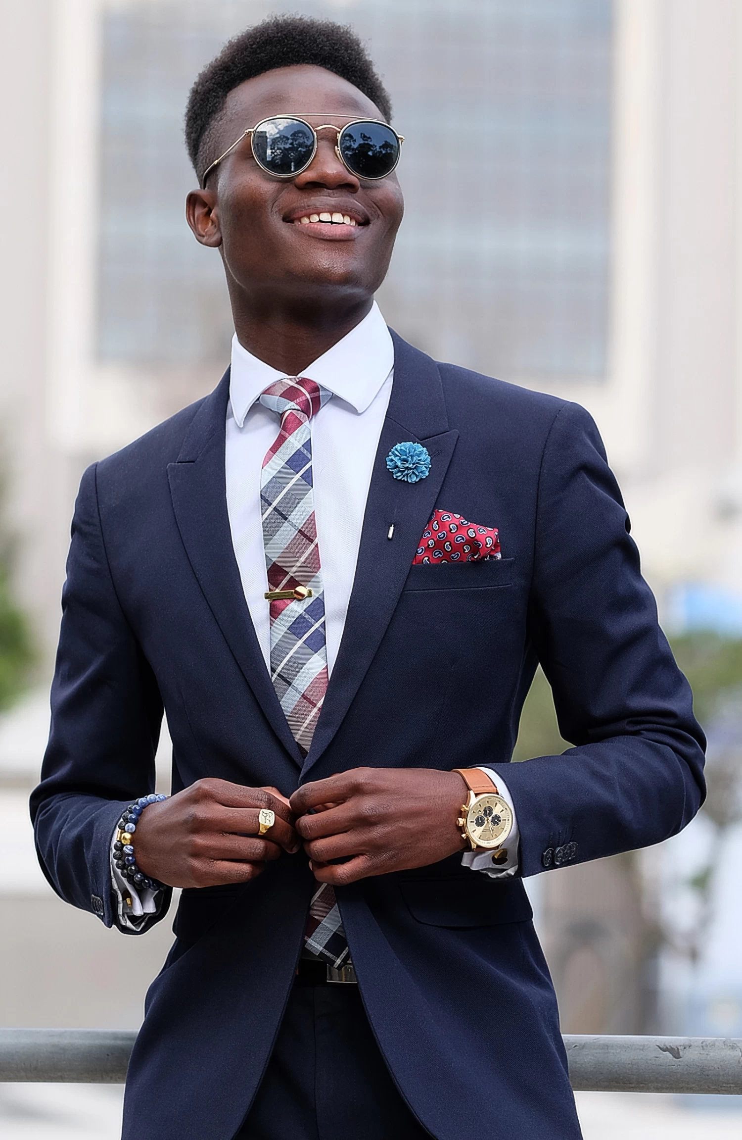 Classic Metal Buckle & Tan Leather Belt - Image 5