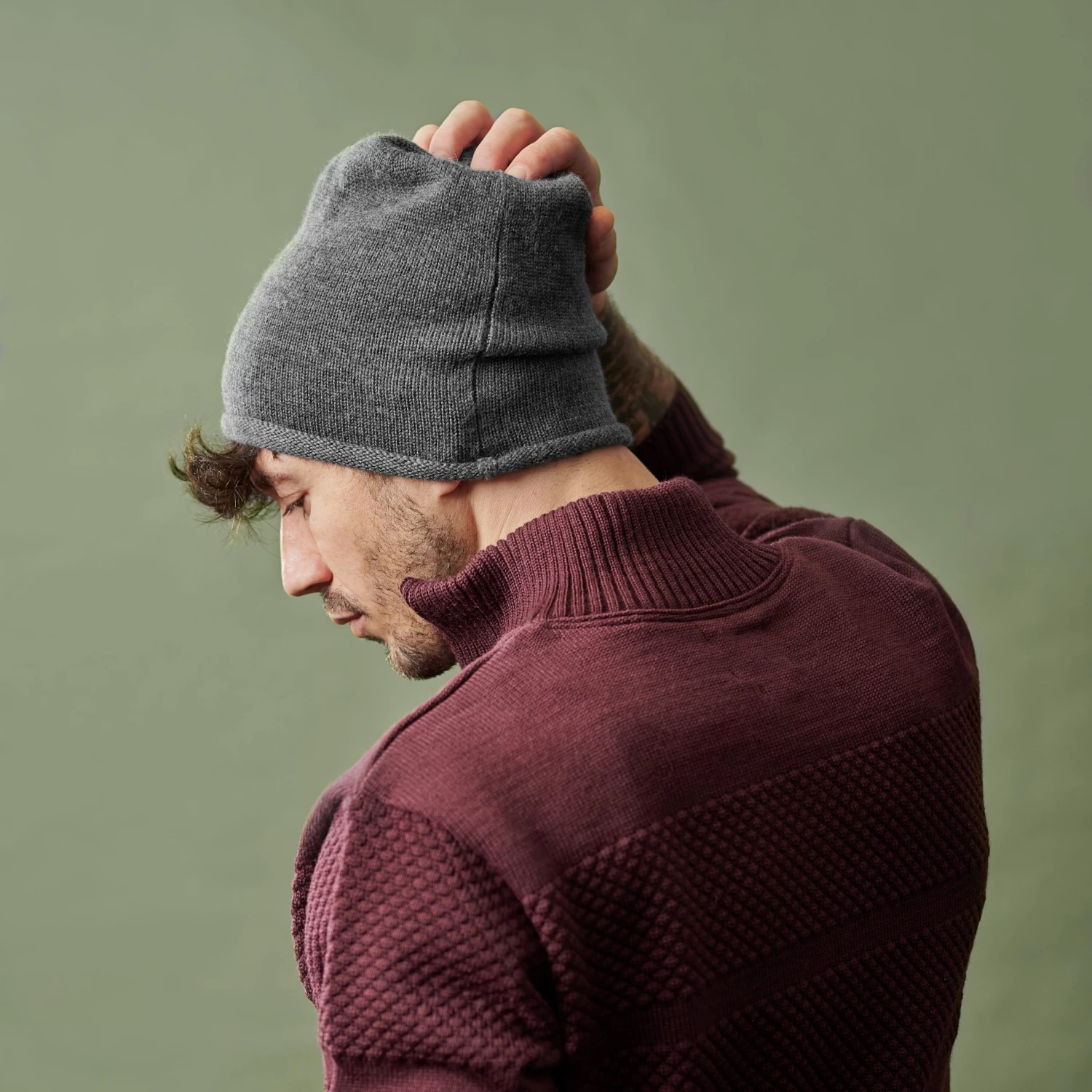 Montagna | Graphite Merino Wool Fine Knitted Beanie - Image 4