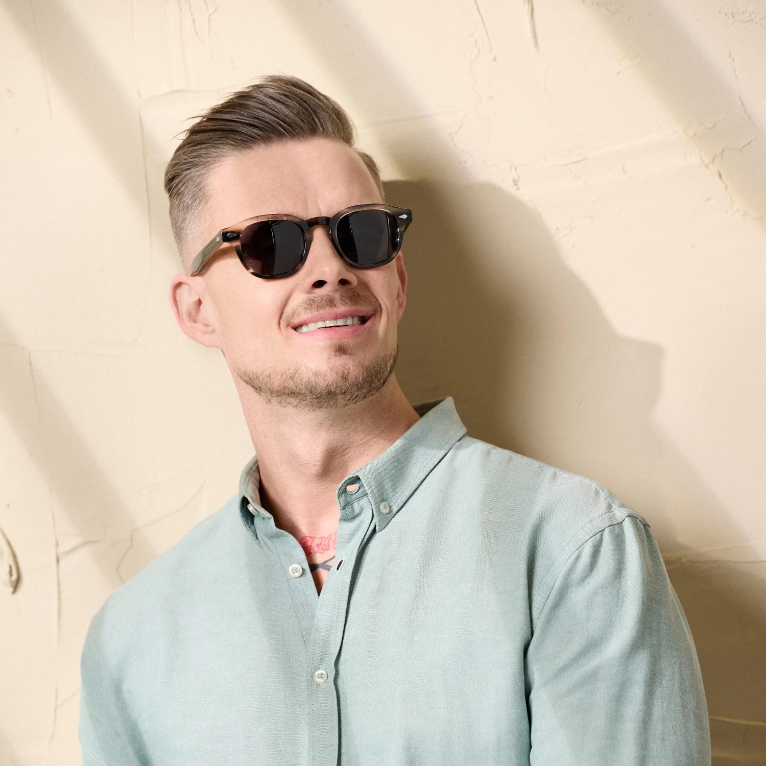 Monochrome Tortoiseshell Round Horn Rimmed Polarised Sunglasses - Image 5