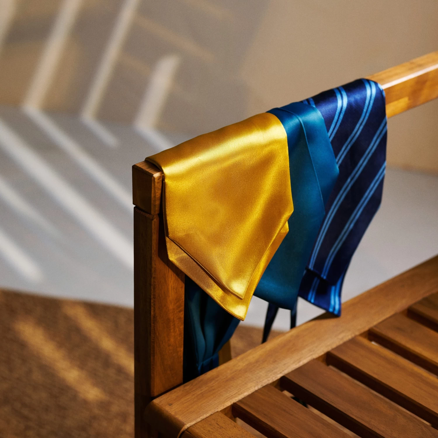 Blue Cravat - Image 2