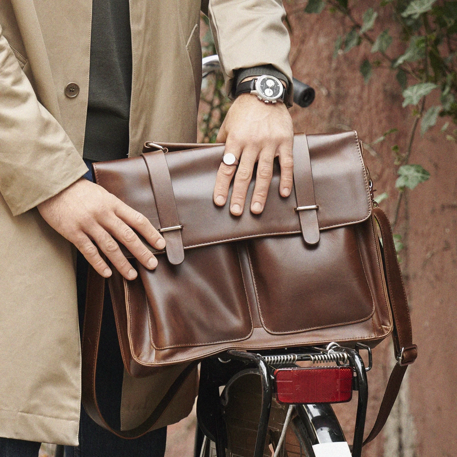 Vintage Dark Brown Leather Case - Image 4