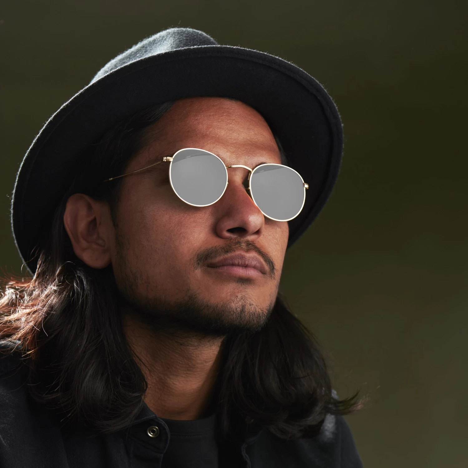 Dandy Black Polarized Round Sunglasses - Image 3