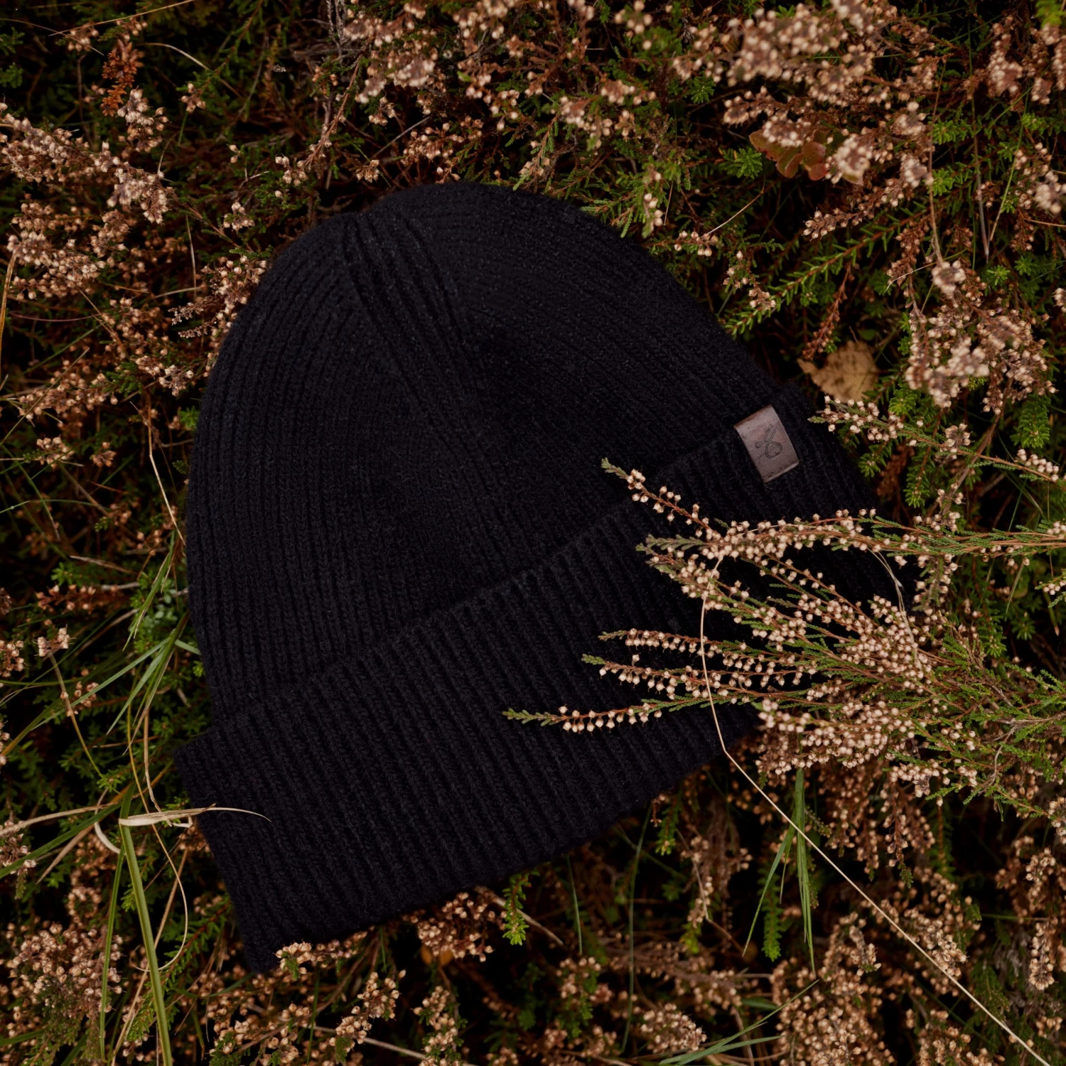 Hiems | Black Cuffed Recycled Wool Beanie - Image 2