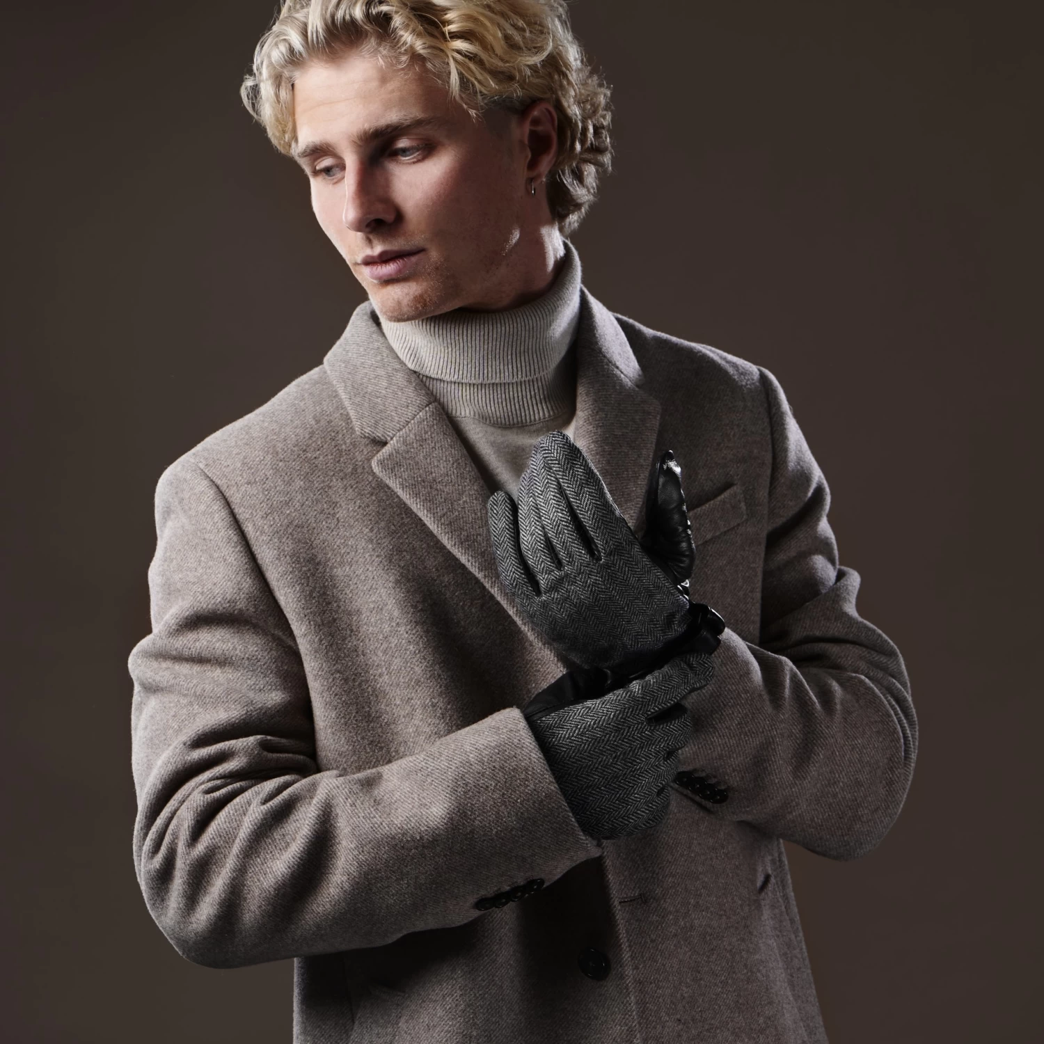 Black & Gray Herringbone Pattern Sheep Leather Gloves - Image 5