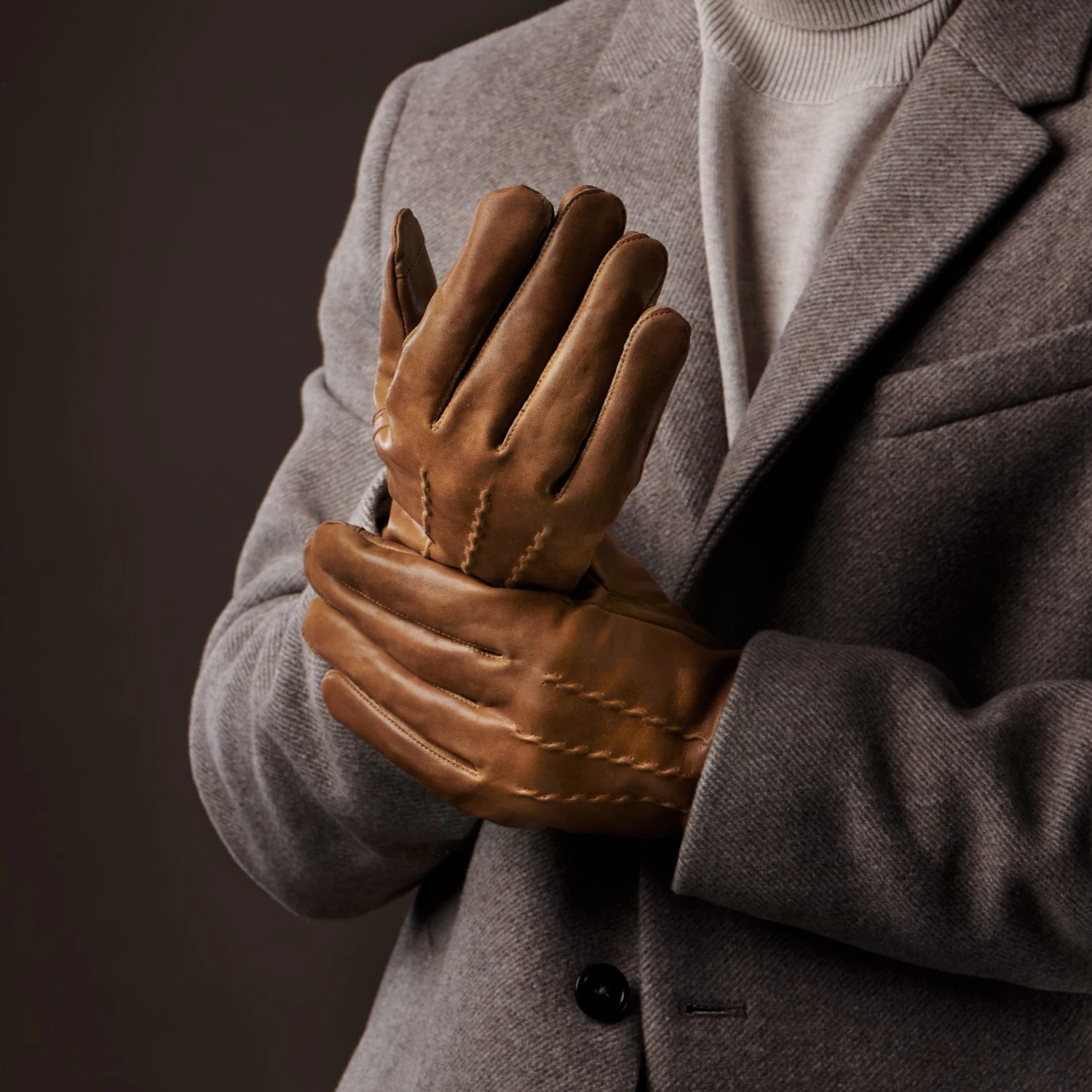 Cuffed Tan Touchscreen Compatible Sheep Leather Gloves - Image 3
