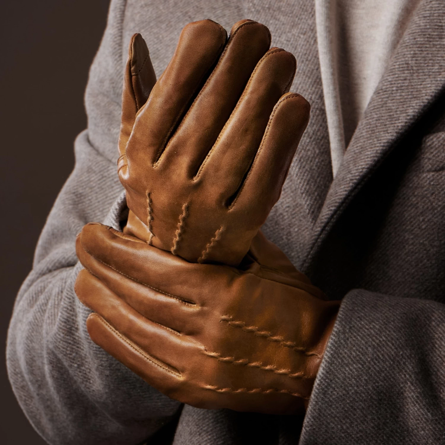 Cuffed Tan Touchscreen Compatible Sheep Leather Gloves - Image 7
