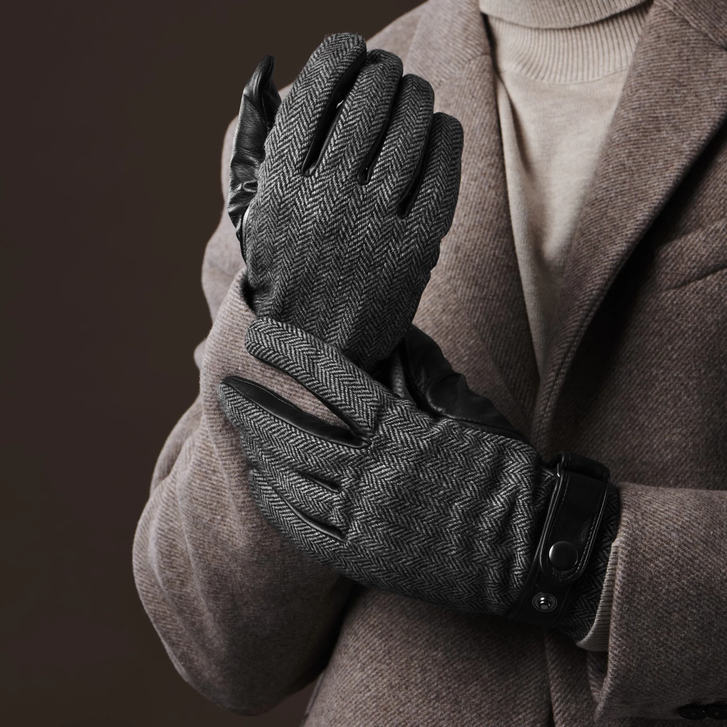 Black & Gray Herringbone Pattern Sheep Leather Gloves - Image 3
