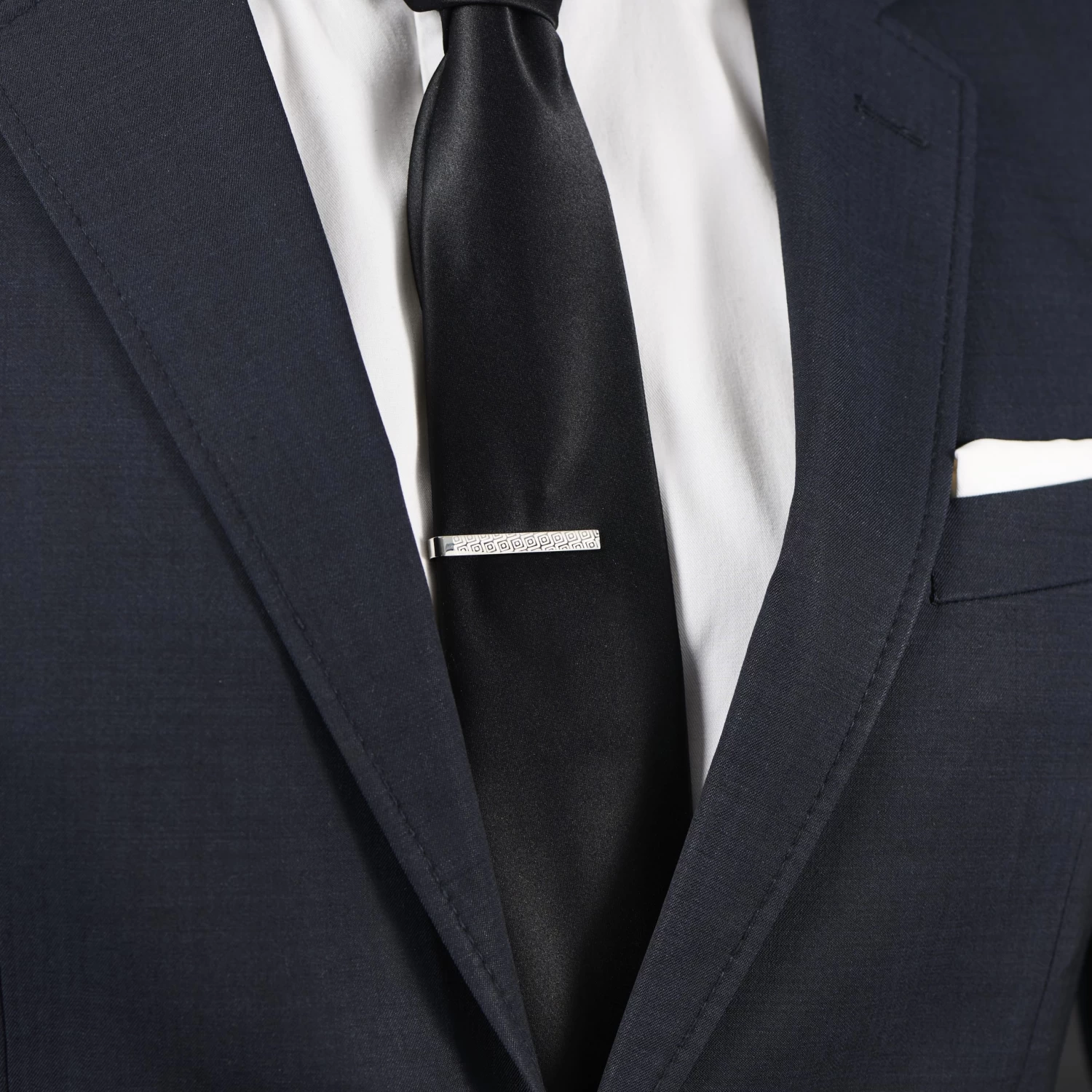 Geo Remix | Silver-Tone & Grey Patterned Stainless Steel Tie Bar - Image 4